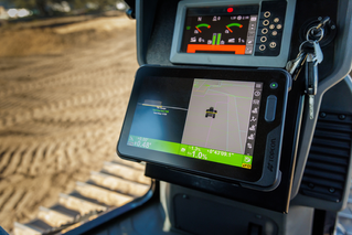 MC-Max Dozer with GX-90 (CAT D3) - #01